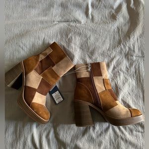 NWT🌟Suede Platform Boots